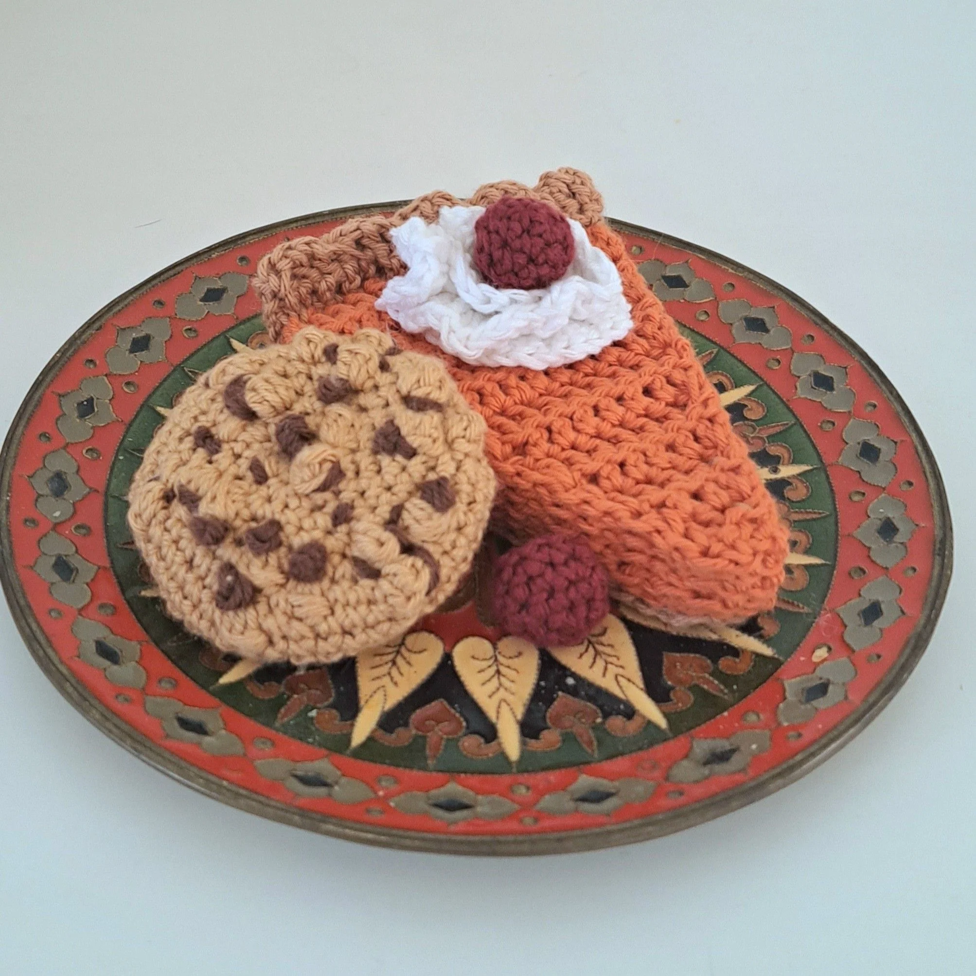 Pumpkin Pie, Chocolate Chip Cookies and Persimmon - Image 3