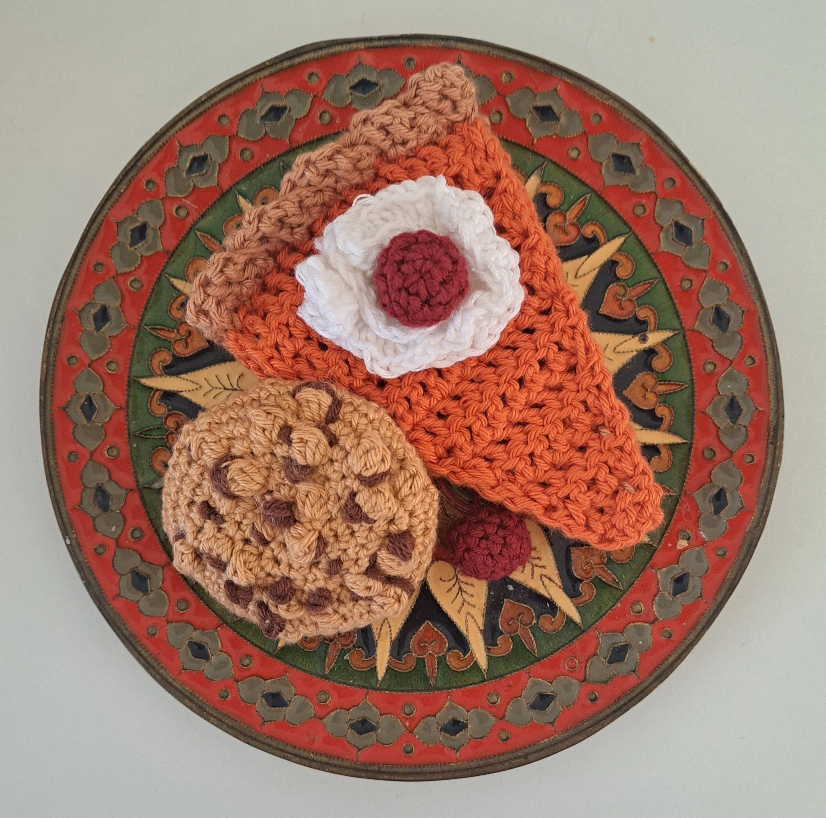 Pumpkin Pie, Chocolate Chip Cookies and Persimmon - Image 4