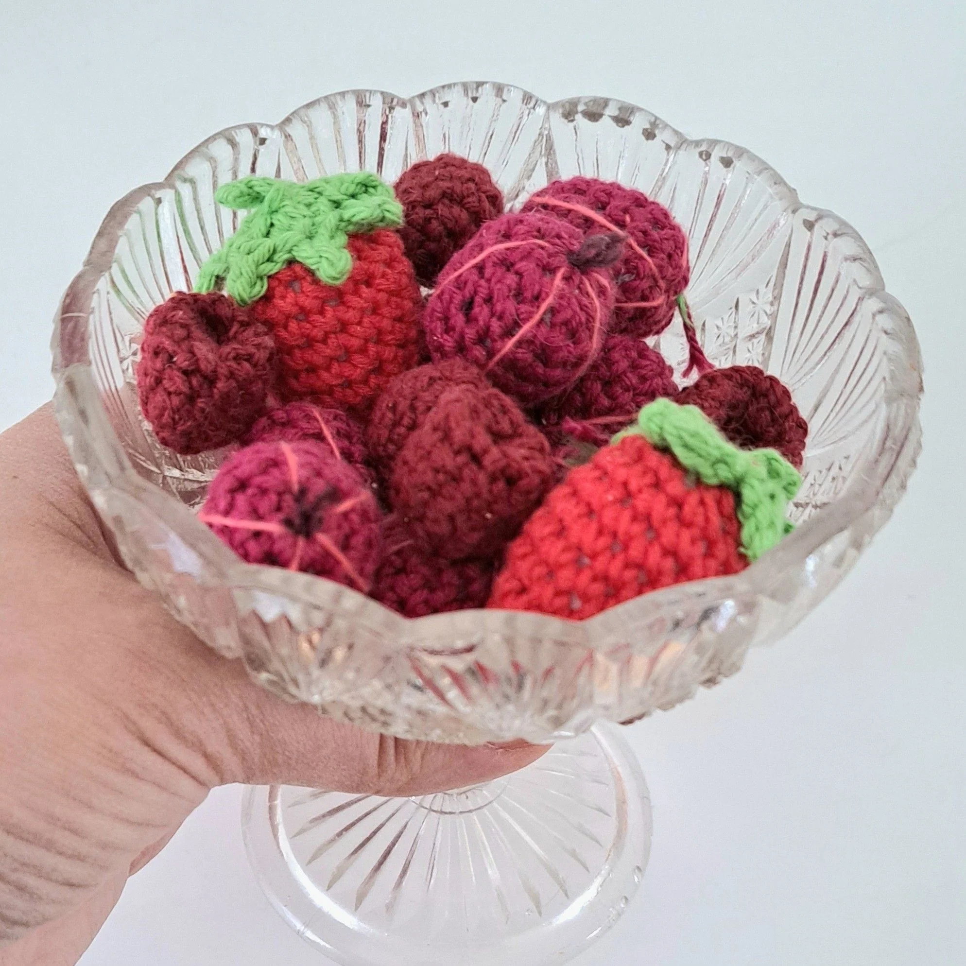 Pie with Red Berries - Image 4